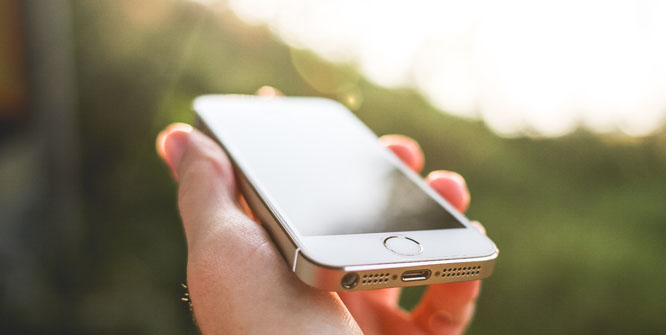 ABC aplikacji mobilnych – czy dane w Twoim telefonie są bezpieczne?